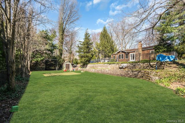 44 McCulloch Drive, Dix Hills, NY 11746