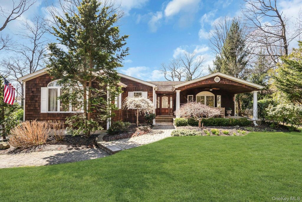 44 McCulloch Drive, Dix Hills, NY 11746