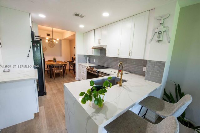 16301 Malibu Drive 79, Weston, FL 33326
