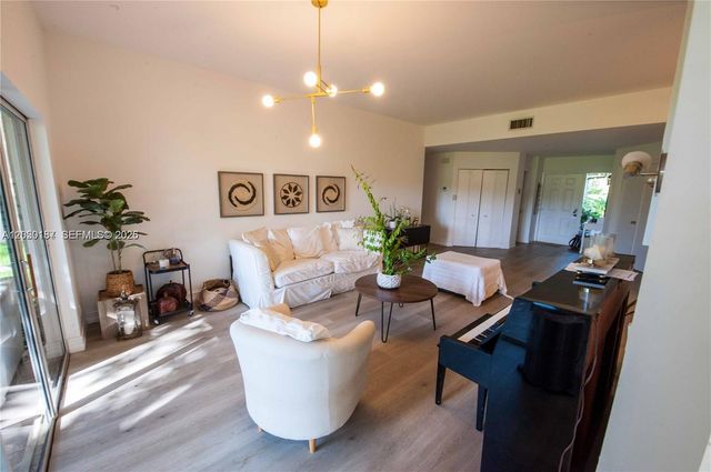 16301 Malibu Drive 79, Weston, FL 33326