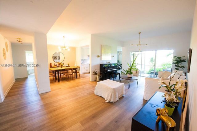 16301 Malibu Drive 79, Weston, FL 33326