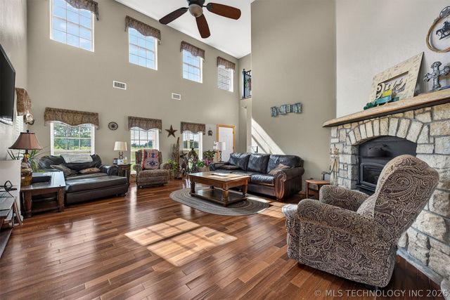 21347 S 397 East Avenue, Porter, OK 74454