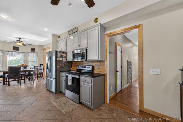 21347 S 397 East Avenue, Porter, OK 74454