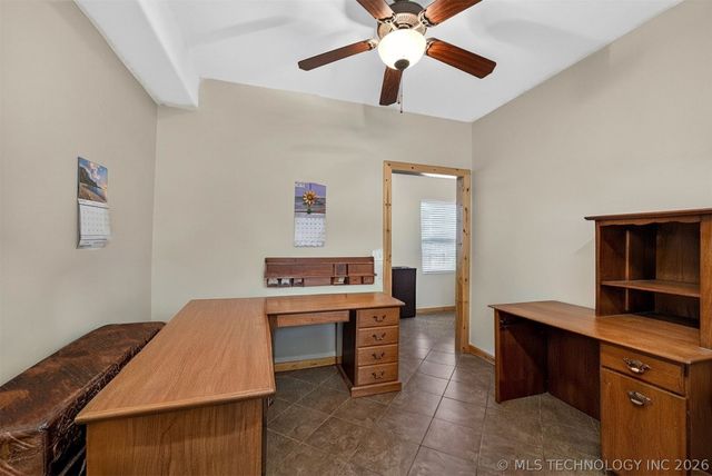 21347 S 397 East Avenue, Porter, OK 74454