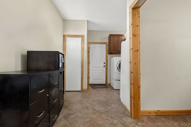 21347 S 397 East Avenue, Porter, OK 74454