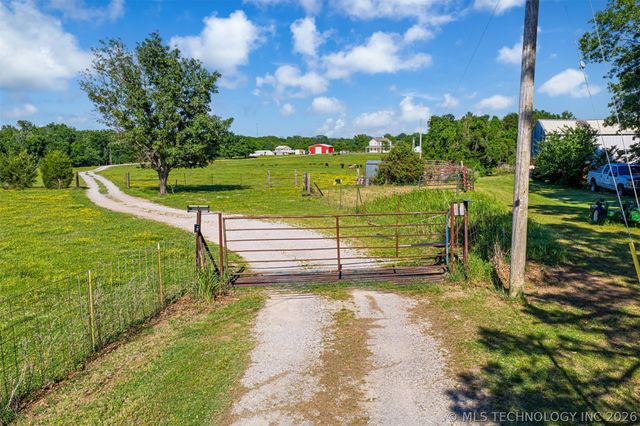 21347 S 397 East Avenue, Porter, OK 74454