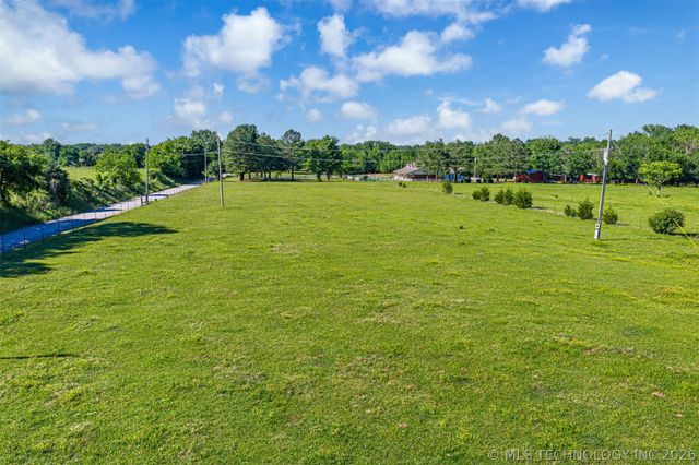 21347 S 397 East Avenue, Porter, OK 74454