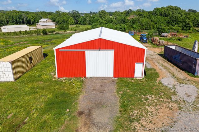 21347 S 397 East Avenue, Porter, OK 74454