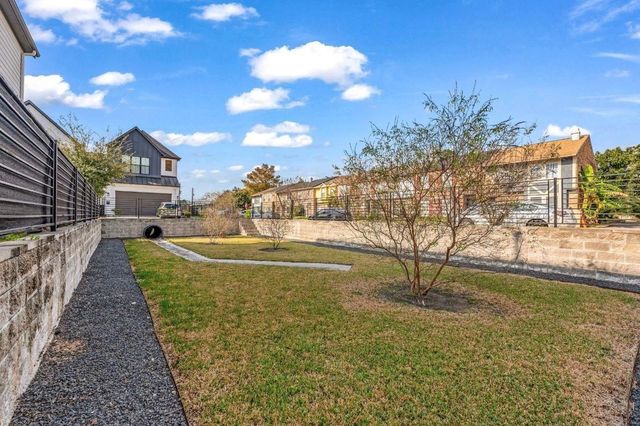 10937 Fire Creek Drive, Houston, TX 77043