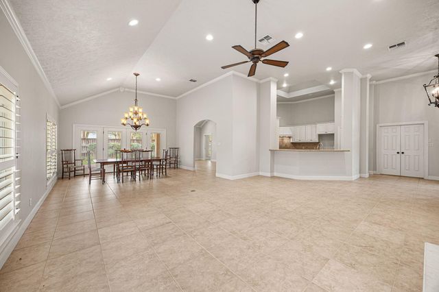 1220 Travis Street, Columbus, TX 78934