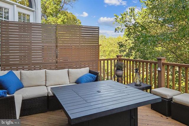 20366 FALLSWAY TER, Sterling, VA 20165