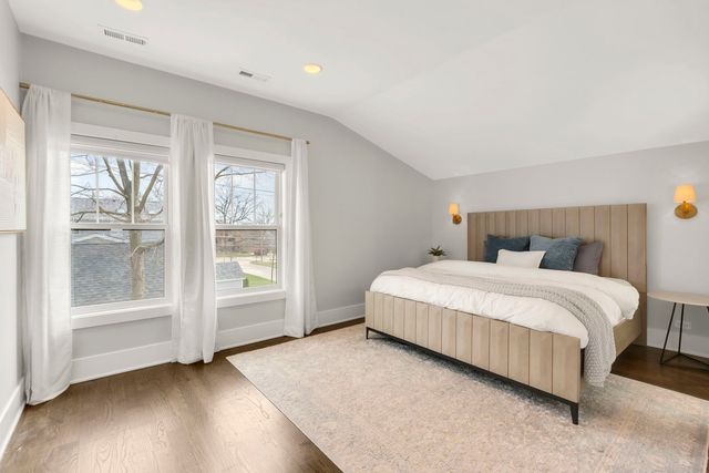 903 N Vail Avenue, Arlington Heights, IL 60004