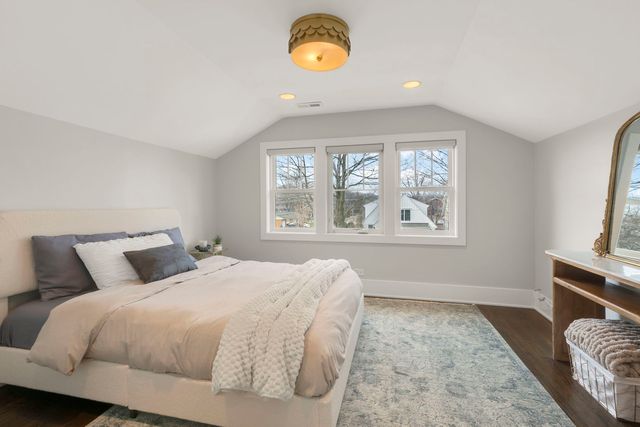 903 N Vail Avenue, Arlington Heights, IL 60004