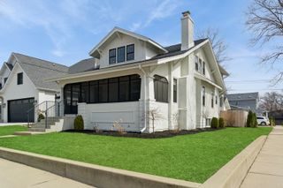 903 N Vail Avenue, Arlington Heights, IL 60004