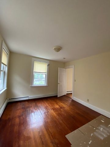 95 Moore St 2, Cambridge, MA 02139