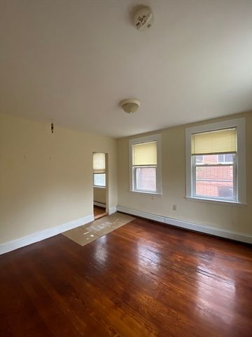 95 Moore St 2, Cambridge, MA 02139