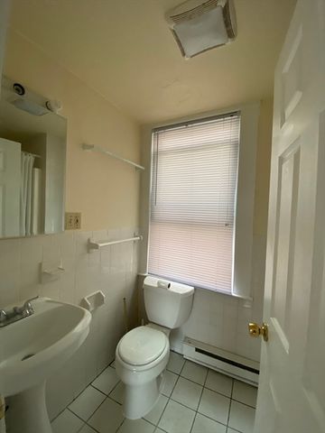 95 Moore St 2, Cambridge, MA 02139