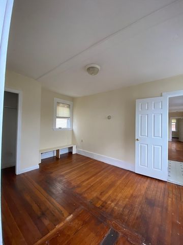 95 Moore St 2, Cambridge, MA 02139