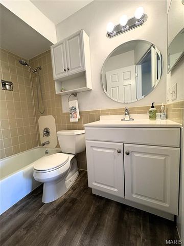 4243 Forest De Ville Drive, Oakville, MO 63129
