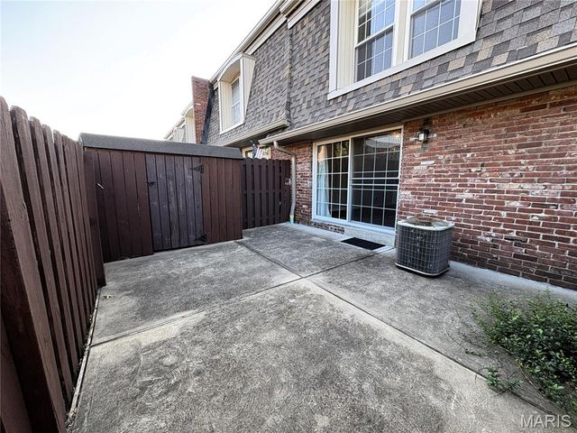 4243 Forest De Ville Drive, Oakville, MO 63129