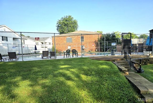4243 Forest De Ville Drive, Oakville, MO 63129