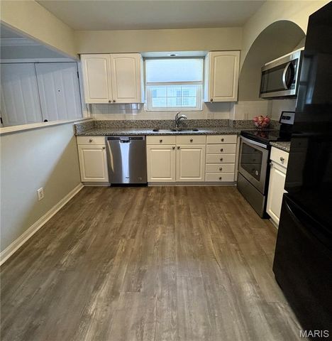 4243 Forest De Ville Drive, Oakville, MO 63129