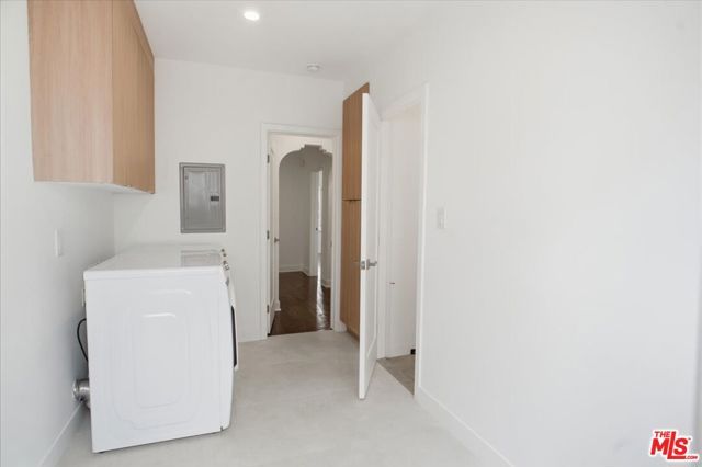 1153 Hi Point Street, Los Angeles, CA 90035