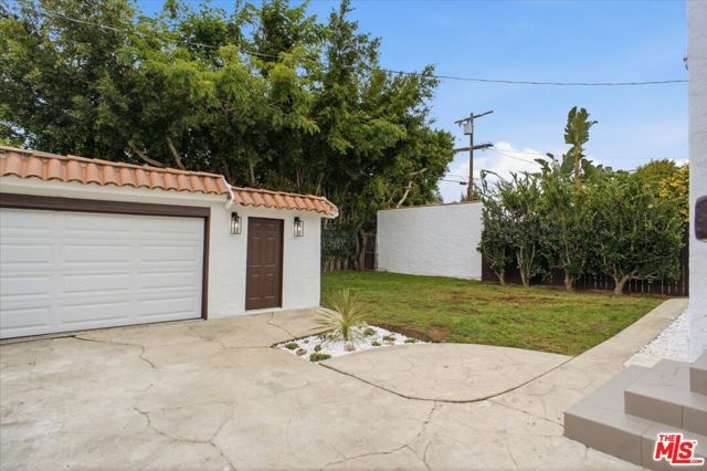 1153 Hi Point Street, Los Angeles, CA 90035