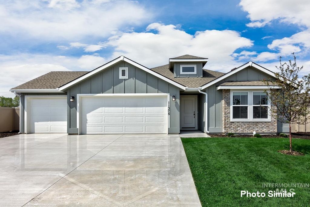 8603 E Dove Field Dr, Nampa, ID 83687