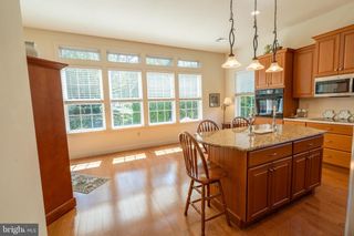 30 FARMVIEW LN, Lititz, PA 17543