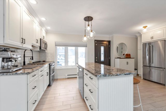 49 Downhill Lane, Wantagh, NY 11793