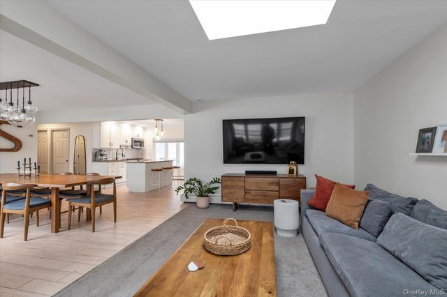 49 Downhill Lane, Wantagh, NY 11793