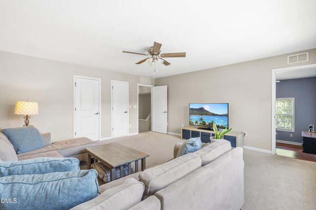 89 Chatsworth Lane, Clayton, NC 27527