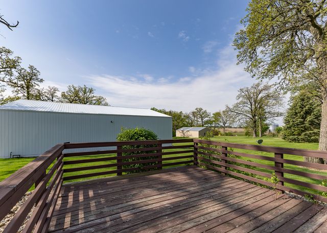 8367 Wolf Road, Colona, IL 61241