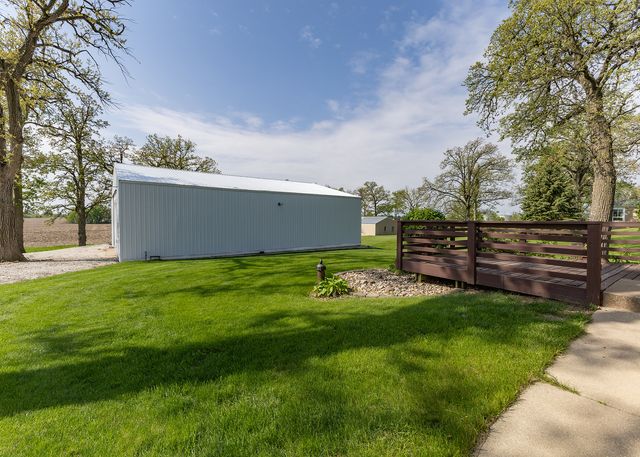 8367 Wolf Road, Colona, IL 61241