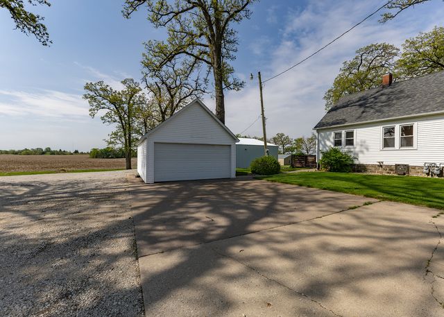 8367 Wolf Road, Colona, IL 61241