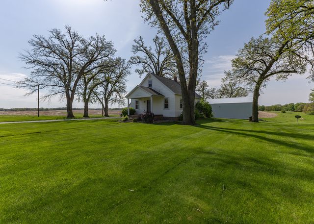 8367 Wolf Road, Colona, IL 61241