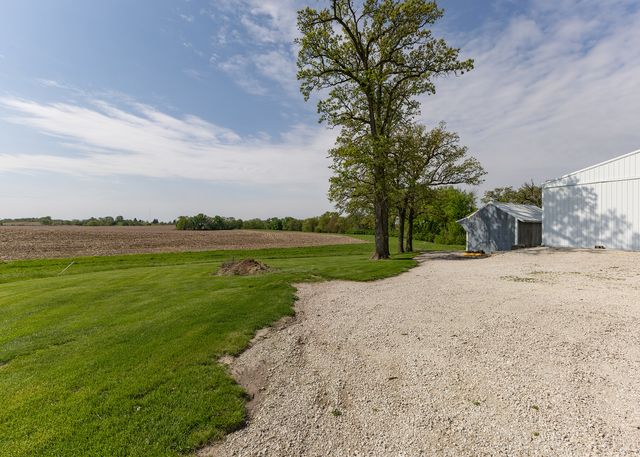 8367 Wolf Road, Colona, IL 61241