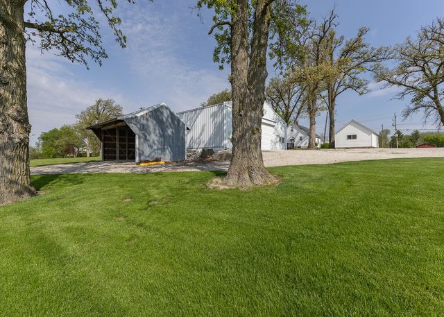 8367 Wolf Road, Colona, IL 61241