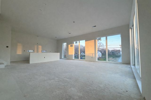 2247 Mail Avenue, Dallas, TX 75235