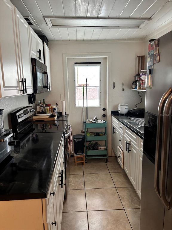 Image 2 of property listing at 2440 WEBER STREET, Lakeland, FL 33801