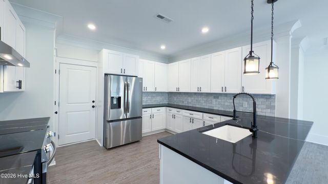 21 Little Creek Road, Castle Hayne, NC 28429