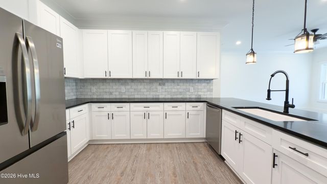 21 Little Creek Road, Castle Hayne, NC 28429