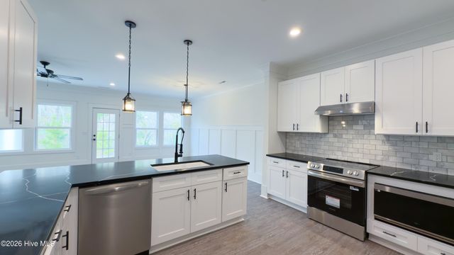 21 Little Creek Road, Castle Hayne, NC 28429