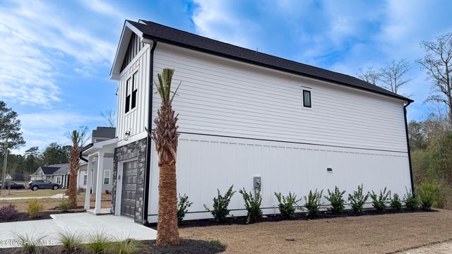 21 Little Creek Road, Castle Hayne, NC 28429