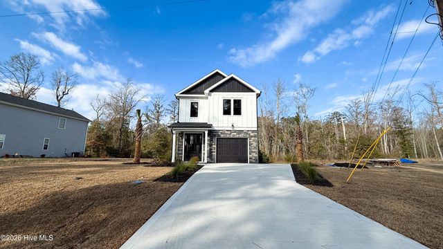 21 Little Creek Road, Castle Hayne, NC 28429