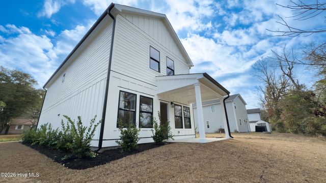 21 Little Creek Road, Castle Hayne, NC 28429