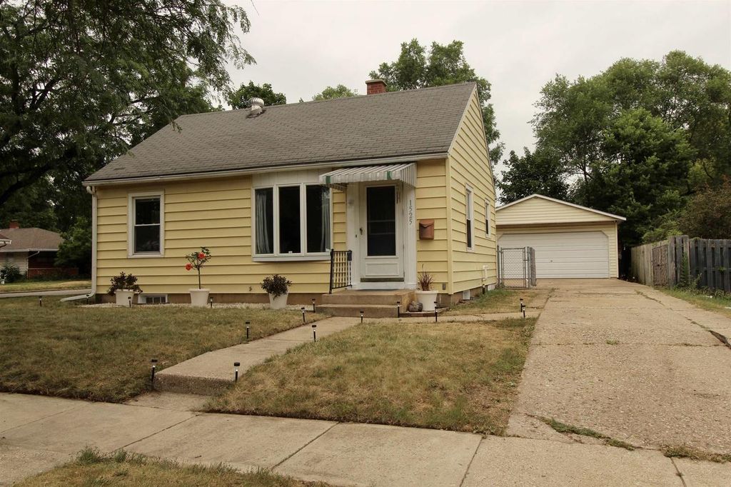 1525 Merrill Street, Beloit, WI 53511