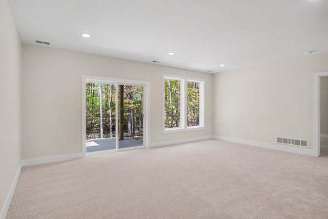 2843 W Cobblestone Court Se 18, City Of Kentwood, MI 49512