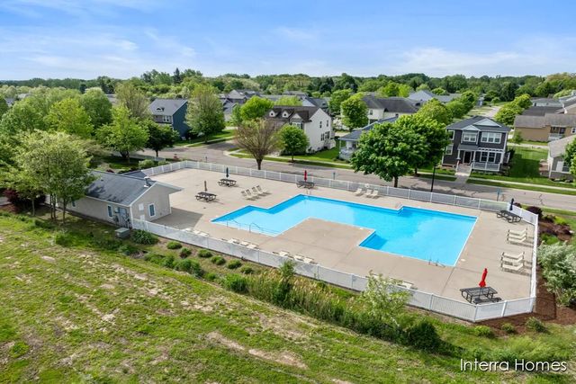 2843 W Cobblestone Court Se 18, City Of Kentwood, MI 49512
